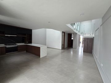 CASA NUEVA EN RENTA EN MAYORAZGO DEL VALLE, LEÓN, GUANAJUATO