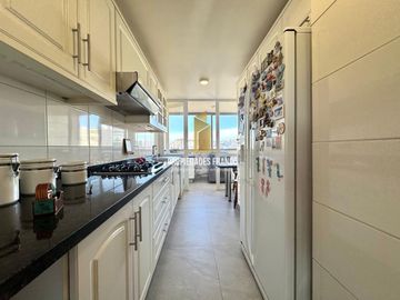 VENTA DEPARTAMENTO VISTA AL MAR 4D 4B VIÑA DEL MAR