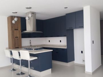 Casa en venta en privada del Pedregal con alberca