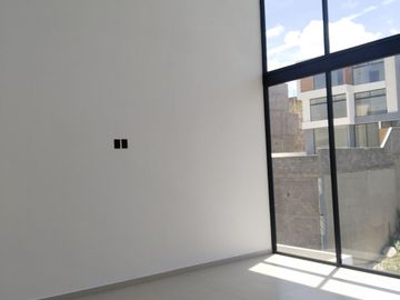 Casa en venta en privada del Pedregal con alberca