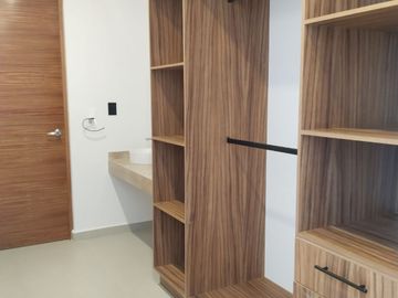 Casa en venta en privada del Pedregal con alberca