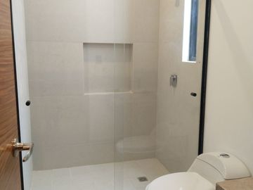Casa en venta en privada del Pedregal con alberca