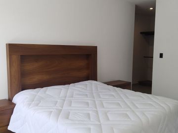 Casa en venta en privada del Pedregal con alberca