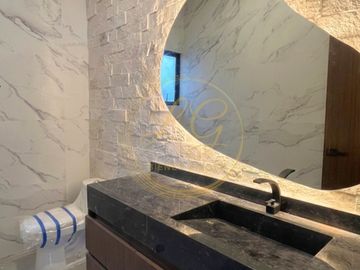 Casa Nueva en Venta con 4 recámaras y jardín en Fracc. Río del Dorado