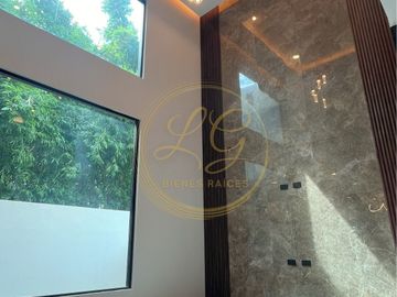 Casa Nueva en Venta con 4 recámaras y jardín en Fracc. Río del Dorado