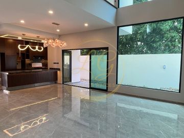 Casa Nueva en Venta con 4 recámaras y jardín en Fracc. Río del Dorado