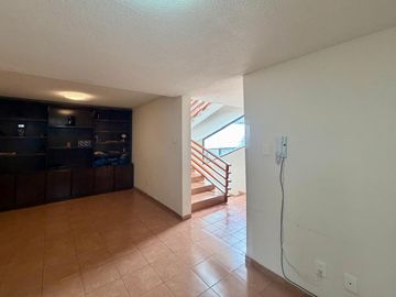 CASA EN VENTA EN BELLAVISTA