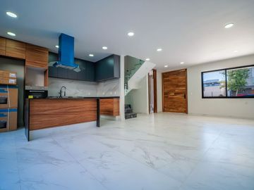 Casa de 4 recamaras Altavista Residencial Coto Bosques