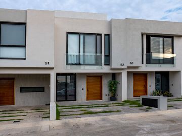 Casa 3 recamaras dentro de coto en venta en Zenith norte altavista con roof top