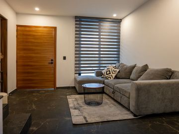 Casa 3 recamaras dentro de coto en venta en Zenith norte altavista con roof top