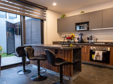Casa 3 recamaras dentro de coto en venta en Zenith norte altavista con roof top