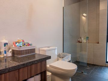 Casa 3 recamaras dentro de coto en venta en Zenith norte altavista con roof top