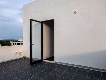 Casa 3 recamaras dentro de coto en venta en Zenith norte altavista con roof top