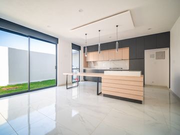 Casa de 4 recamaras Coto Pontevedra Zapopan Norte