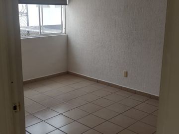 Casa en renta de 3 recámaras en Corregidora, frente a Plaza Candiles