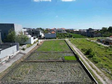 Tanah plot kecil dengan view sawah 285 m2 atau 2,85 are di Kerobokan Bali SHM