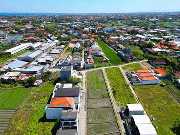 Tanah plot kecil dengan view sawah 285 m2 atau 2,85 are di Kerobokan Bali SHM