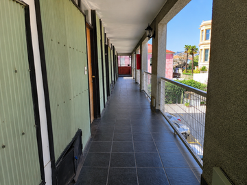 ✨ ¡VIVE CERRO ALEGRE CON VISTA PRIVILEGIADA A LA BAHÍA! 🌊🏙️