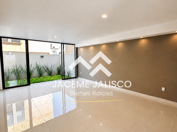 Casa en Venta Zapopan Coto Altanza - Soare 3 - Fraccionamiento Solares