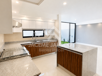 Casa en Venta Zapopan Coto Altanza - Soare 3 - Fraccionamiento Solares