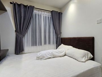 Sewa Signature Park 2BR Siap Huni Full Furnished Renov View Kolam