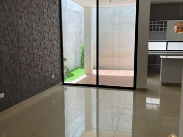 CASA EN RENTA SECTOR PRIVADO EN CUMBRES