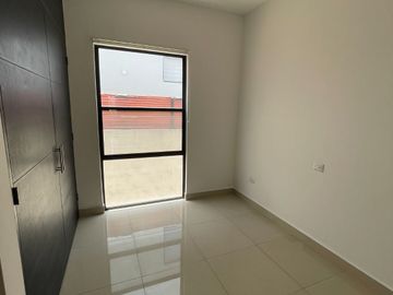 CASA EN RENTA SECTOR PRIVADO EN CUMBRES