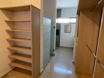 CASA EN RENTA SECTOR PRIVADO EN CUMBRES