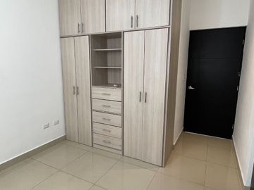 CASA EN RENTA SECTOR PRIVADO EN CUMBRES