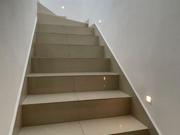 CASA EN RENTA SECTOR PRIVADO EN CUMBRES