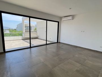 CASA EN RENTA SECTOR PRIVADO EN CUMBRES