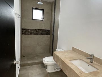 CASA EN RENTA SECTOR PRIVADO EN CUMBRES