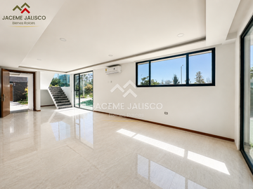 Casa en Venta Coto Larissa - Frac. Solares - Junto a Condominio Altanza