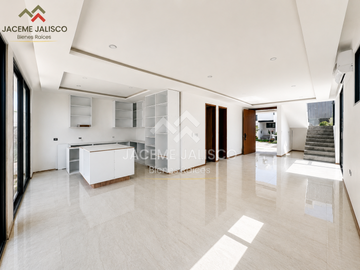 Casa en Venta Coto Larissa - Frac. Solares - Junto a Condominio Altanza