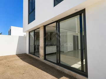 Casa en Venta Coto Larissa - Frac. Solares - Junto a Condominio Altanza