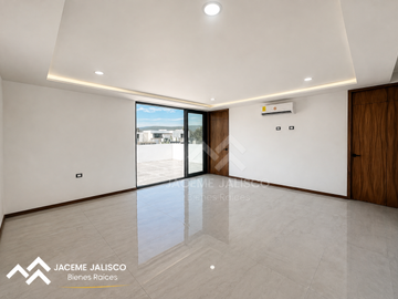 Casa en Venta Coto Larissa - Frac. Solares - Junto a Condominio Altanza