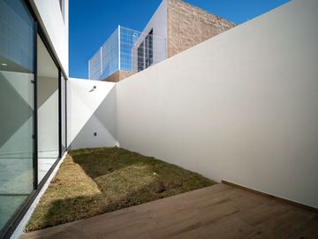 Casa de 4 recamaras Valle Imperial Coto bizantino Zapopan Norte