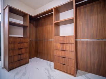 Casa de 4 recamaras Valle Imperial Coto bizantino Zapopan Norte
