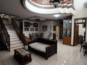 tanah berikut bangunannya di Jl. Jend. Basuki Rachmat, Cipinang muara, kec. Jatinegara Jakarta timur.