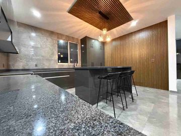 VENTA DE AMPLIA CASA EN PRIVADA SAN ANGEL V EN SAN LUIS POTOSÍ