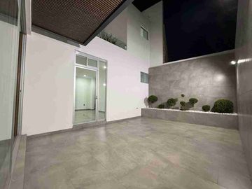 VENTA DE AMPLIA CASA EN PRIVADA SAN ANGEL V EN SAN LUIS POTOSÍ