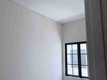 Dijual Rumah 3 Lantai Dalam Cluster Siap Huni