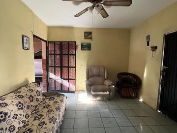 Casa en Venta en Col. Francisco Villa cerca de Polanco, en Guadalajara, Jalisco, México.
