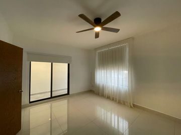 CASA EN RENTA EN APODACA