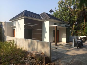 Rumah Strategis 13 Menit ke UMY Siap Tempati