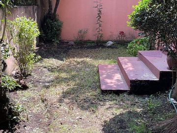 CASA EN RENTA COL. LOMAS DE AXIOMITLA