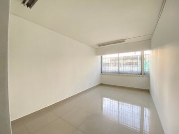 ARRIENDO OFICINA 25, FREIRE 788