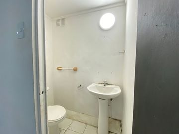 ARRIENDO OFICINA 26, FREIRE 788