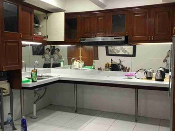 Dekat Pasar Tradisional dan Mall, Rumah 2 Lantai - Sunter Agung