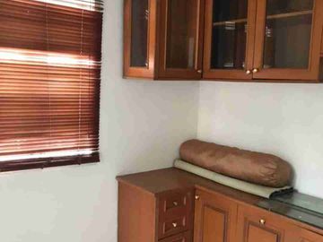 Dekat Pasar Tradisional dan Mall, Rumah 2 Lantai - Sunter Agung